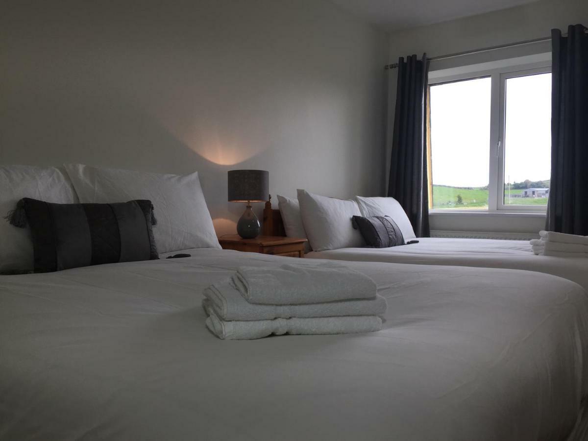 Marty'S Halfway House Hotel Westport Luaran gambar