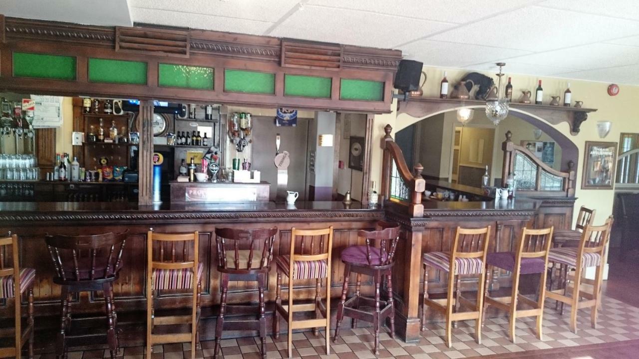 Marty'S Halfway House Hotel Westport Luaran gambar