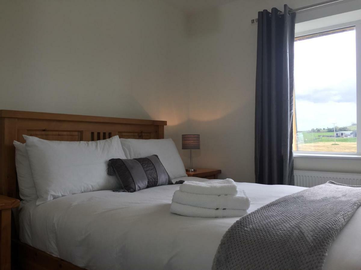 Marty'S Halfway House Hotel Westport Luaran gambar